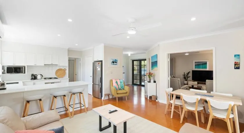 Scarborough Central - Ocean Glimpse Retreat - Image 1