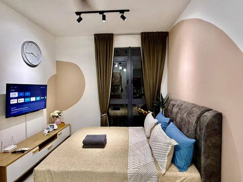 Neu Suites Service Apartment - Image 1