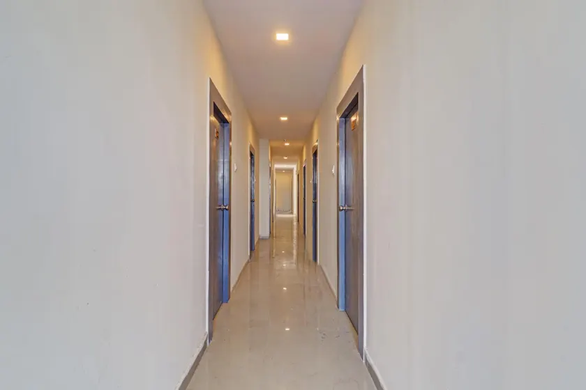 Hotel O R Square Inn - Image 1