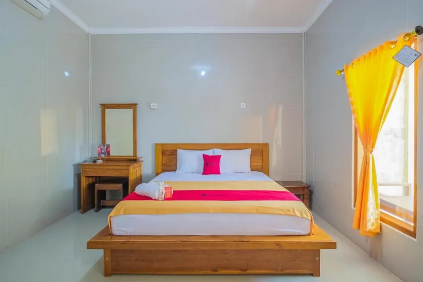 RedDoorz at Tanjung Alam Hotel Lovina - Image 1