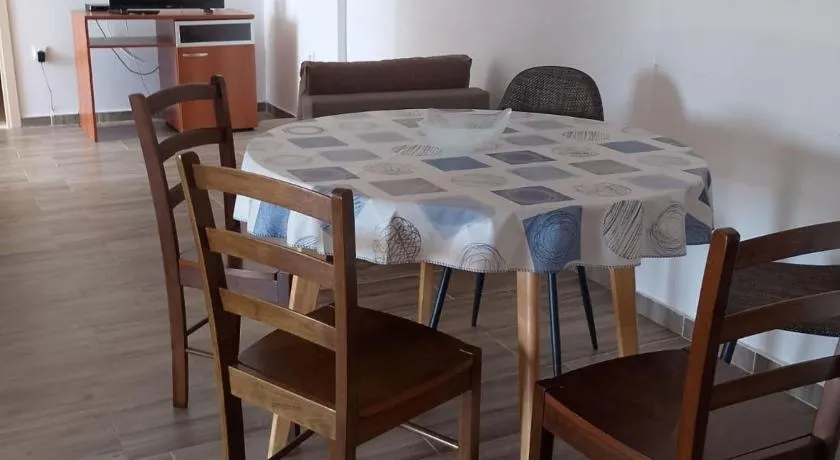 Two Bedroom Apartment With Terrace - Image 1