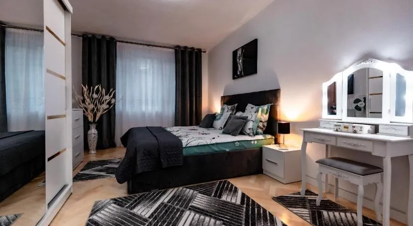 Luxury Riverside Apartment Băile Herculane - Image 1