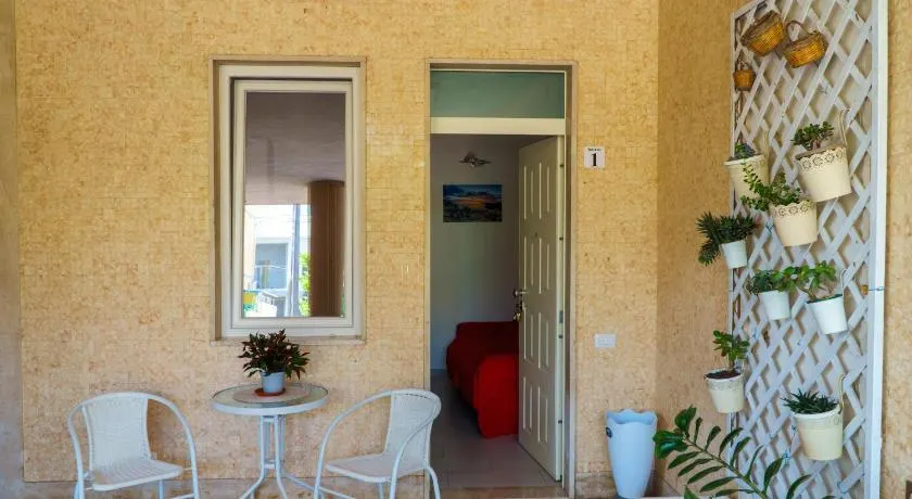 Boulevard Holiday - Image 1