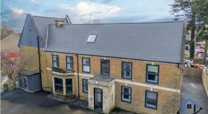 Manor House Apartments - Image 1