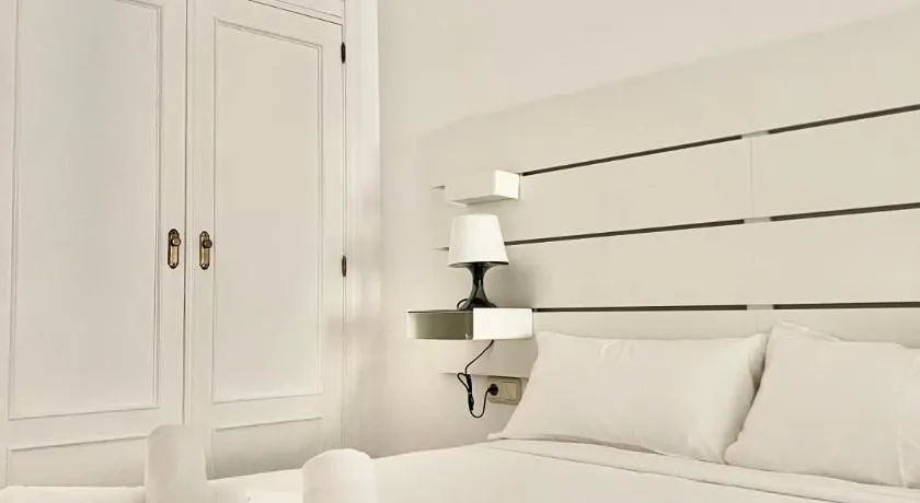 Home Boutique Cervantes - Image 1