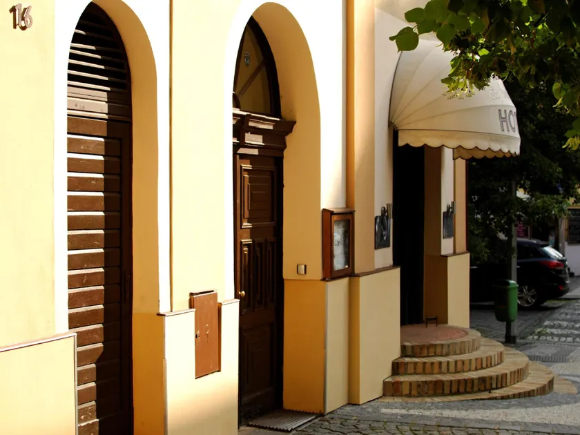 Hotel City Bell - Image 1