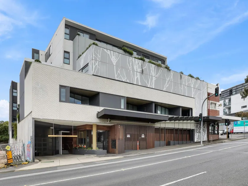 Modern 2-Bed Ivanhoe unit with Parking - Image 1