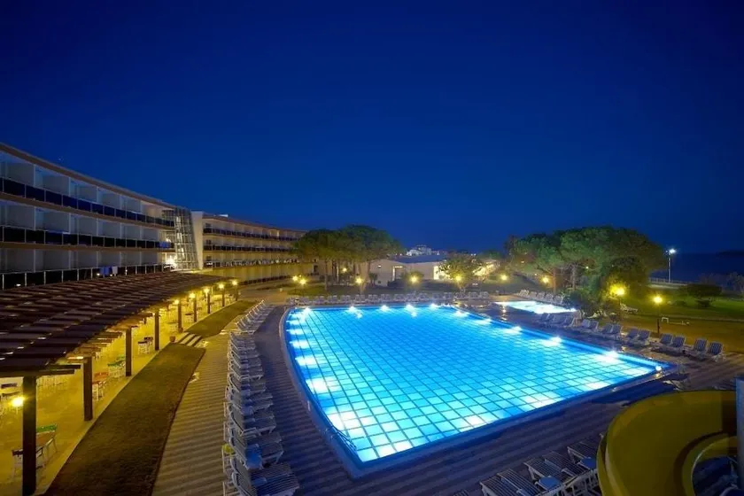 Grand Sahins Gumuldur Resort - Image 1