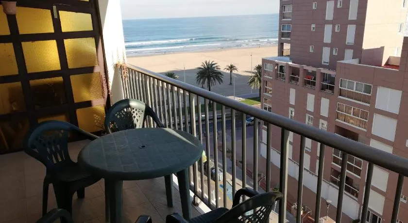 APARTAMENTO PRIMERA LINEA de la playa de Gandía - Image 1