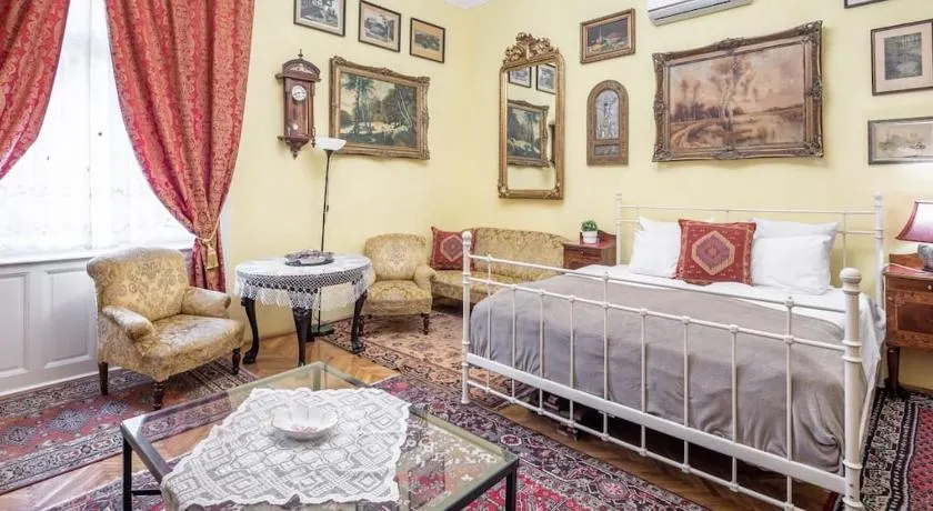Astoria Central Heritage Apartment - Image 1