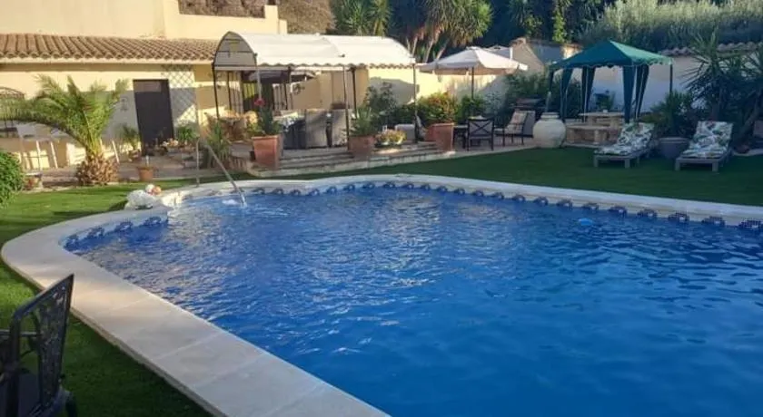 Cortijo Esquina B&B Guesthouse - Image 1
