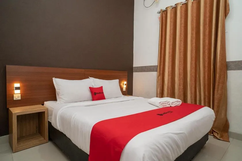 RedDoorz Syariah near Kota Cinema Mall Jatiasih - Image 1