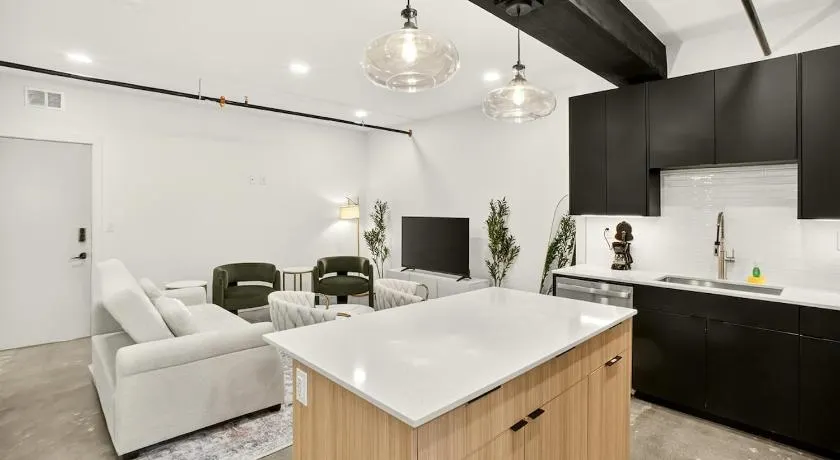 Beacon Luxury Loft Heart of Tulsa - Image 1