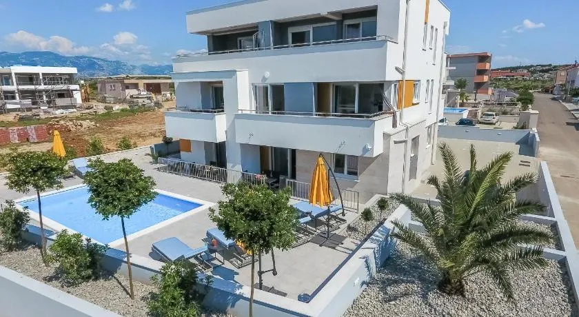 Apartments & Rooms Villa Casia - Image 1
