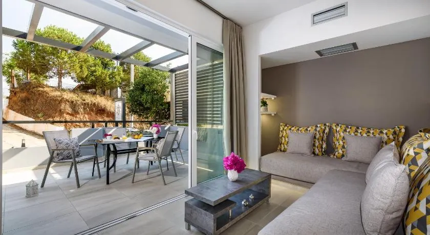 Amara Solar Living - Image 1