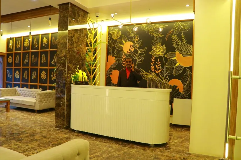 Hotel Sudarshan Palace - Image 1