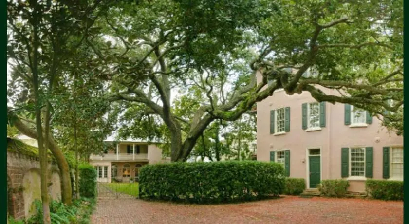 21 East Battery Bed and Breakfast - Image 1