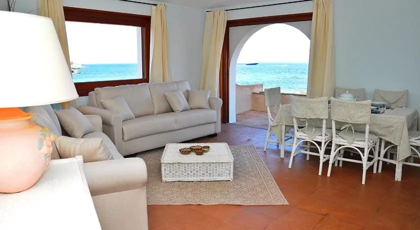 Sea Smeralda Beach Apartments - Image 1