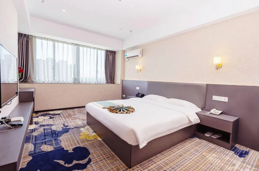 Jiangmen Yiqing Hotel (Gujing Diwang Plaza Branch) - Image 1