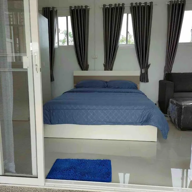 Nongnuchs Homestay Interior Queen Room - Image 1