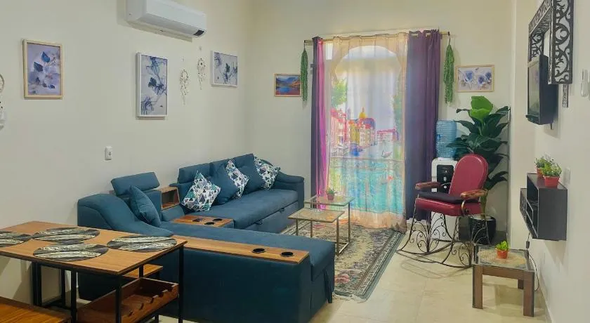 One Bedroom Apartment with a Unique Hut Corner - Image 1