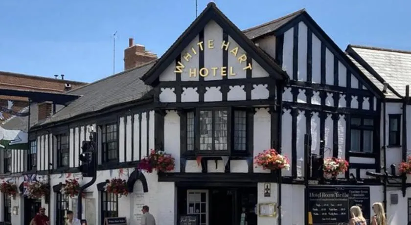 The White Hart Hotel Witham - Image 1