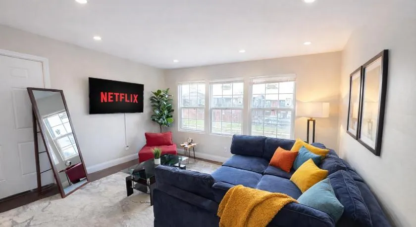 Central 1BR Birmingham Stay Near Downtown & UAB - Image 1