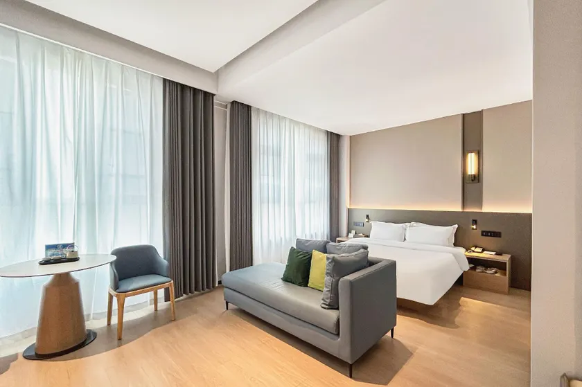 Nanyuan E Home Plus Hotel (Jinniu Commercial Street Shop, Jianshan, Haining) - Image 1