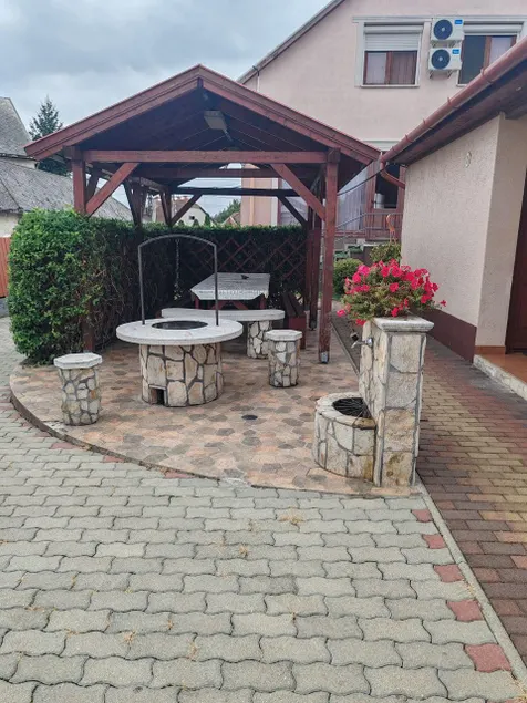 Hajnal Apartman - Image 1