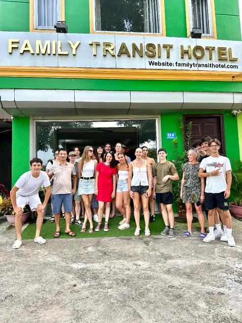 Family Transit Hotel - Image 1