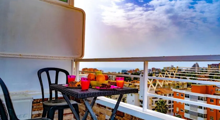 Estudio con terraza y piscina | Vistas al mar - Image 1