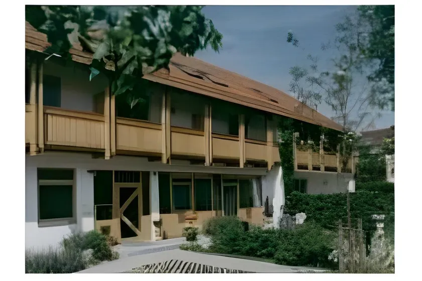 Hotel am Hachinger Bach by Blattl - Image 1