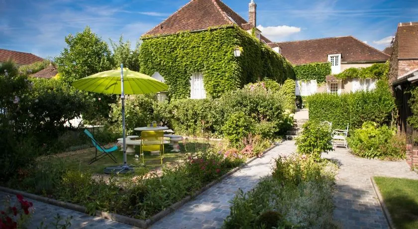 Aux Charmes de Maintenon - Image 1