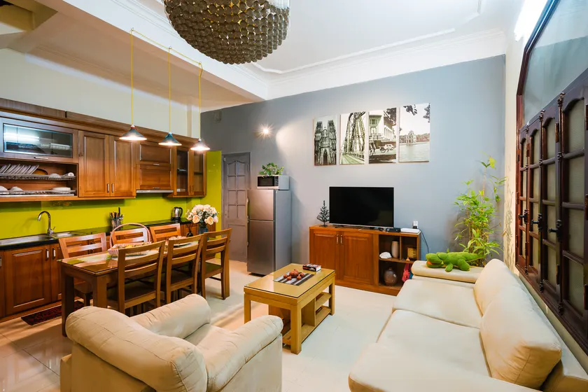 3BR Lakeside & Furnitured House 10ppl, Old Quarter - Image 1