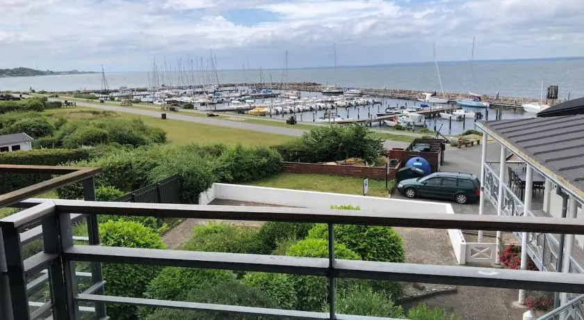 Havudsigt, skøn lille lejlighed - Image 1
