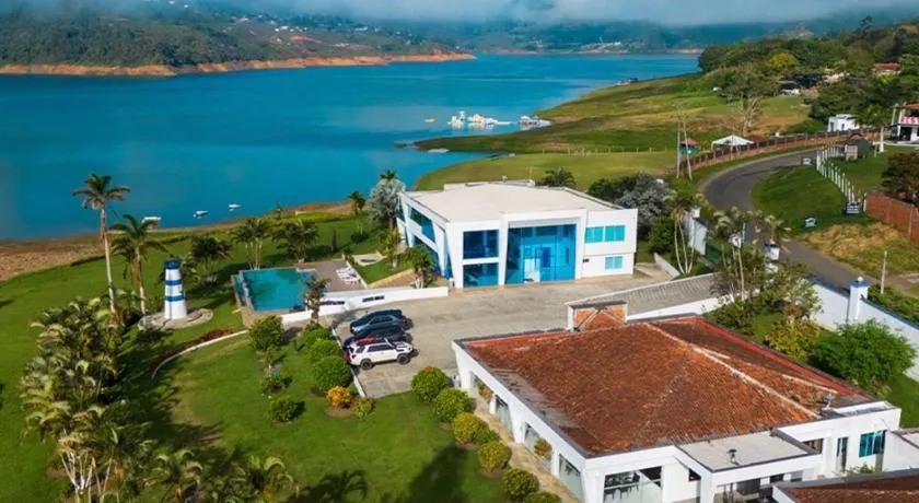Hotel Blue Palace - Image 1