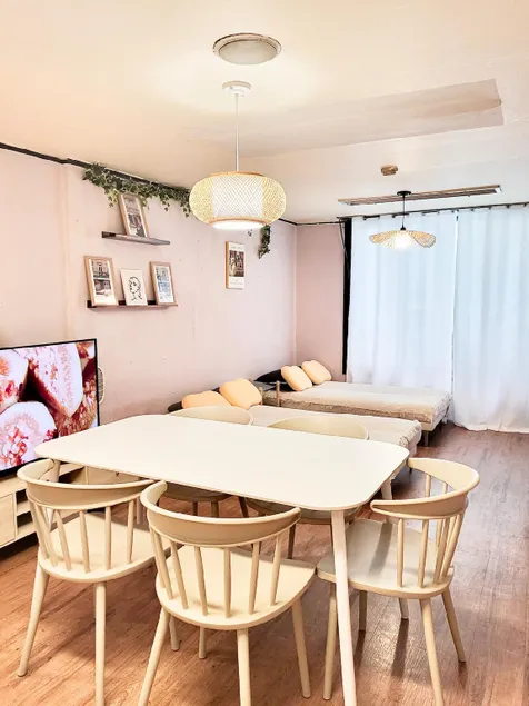 Golden Hour Party Room Gangnam / 신논현역 30초/Netflix/ - Image 1