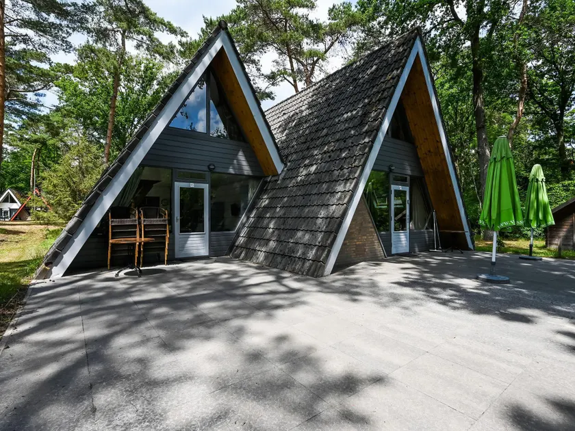 Alluring Holiday Home in Limburg Near Forest - Image 1