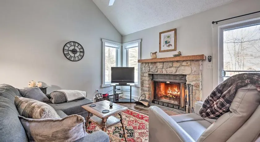 < 1 Mi to Jack Frost: Lake Harmony Townhome! - Image 1