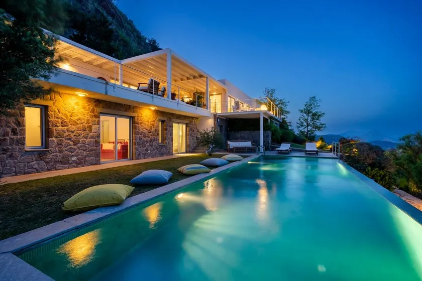 Stunning Sea View & Private Garden Villa in Bodru - Image 1