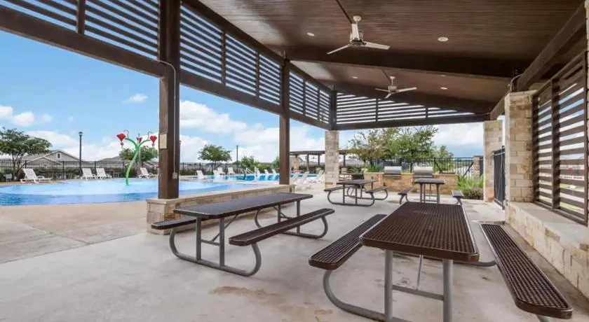 3BR Near Gruene Historic District, Comal, and Guadalupe Rivers & Schlitterbahn - Image 1
