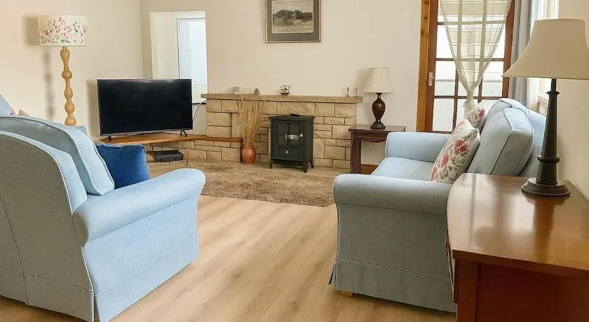 3 bed home close to the beach, pets welcome, Nairn - Image 1