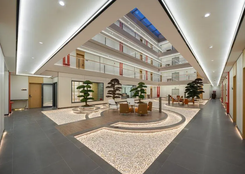 Yi Ting Hotel - Image 1