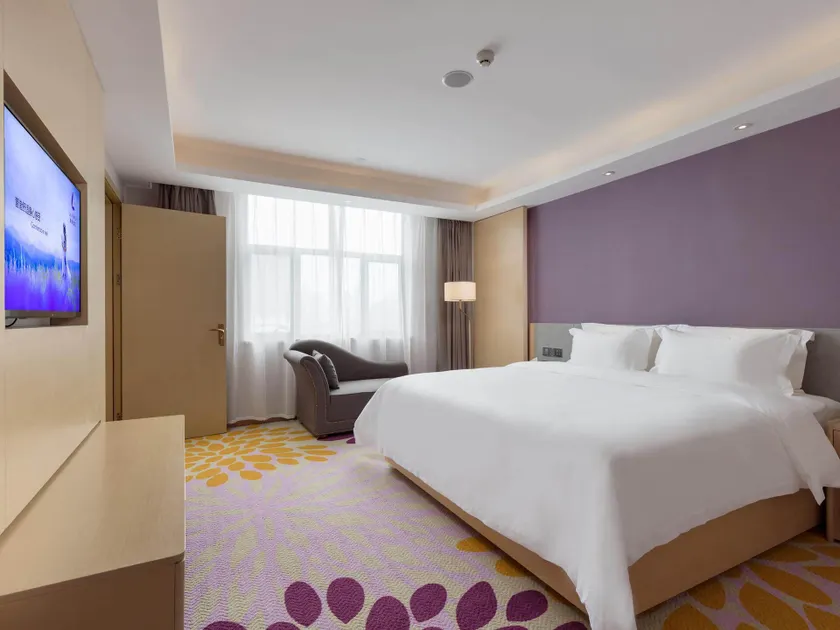 Lavande International Hotel Pazhou Convention & Exhibition Center Nanzhou Metro Station Branch - Free Deliver Service to Guangzhou Baiyun International Airport & Free Shuttle Bus to Canton Fair Complex During Canton Fair Period - Image 1