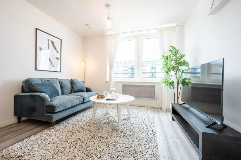 Waterside - Free Parking - WIFI - Great Location - Image 1