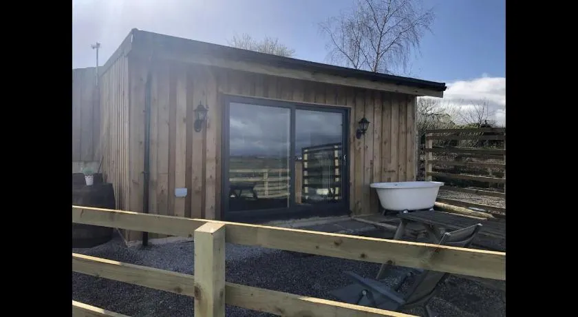 Springwood farm - Image 1