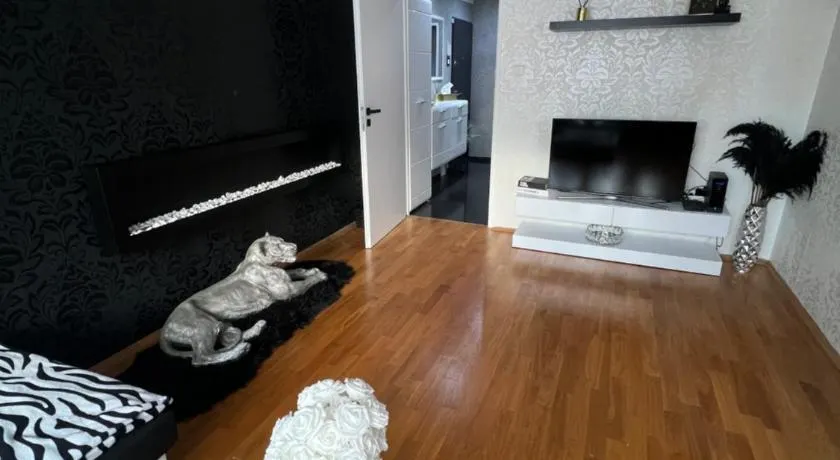 Útulný prostorný tichý byt v blízkosti centra - Image 1