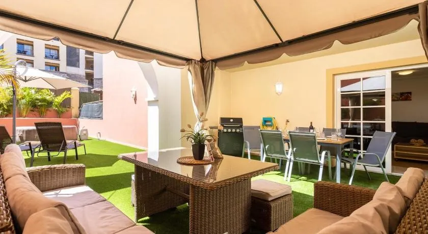 Eden Rentals Duke-Paradise Jacuzzi Terrace Retreat - Image 1