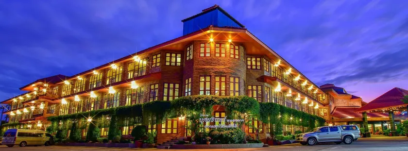 Busyarin Hotel - Image 1
