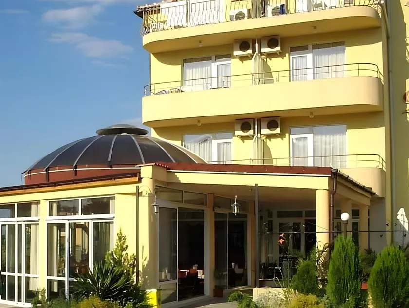 Hotel Feniks Lozenets - Image 1